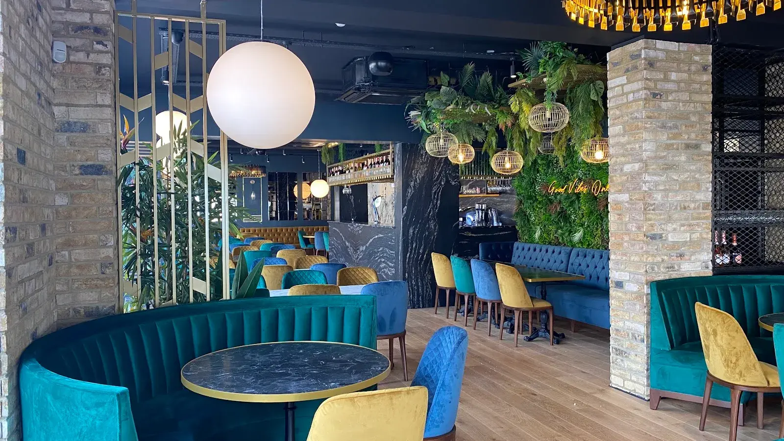 Reyna Brasserie