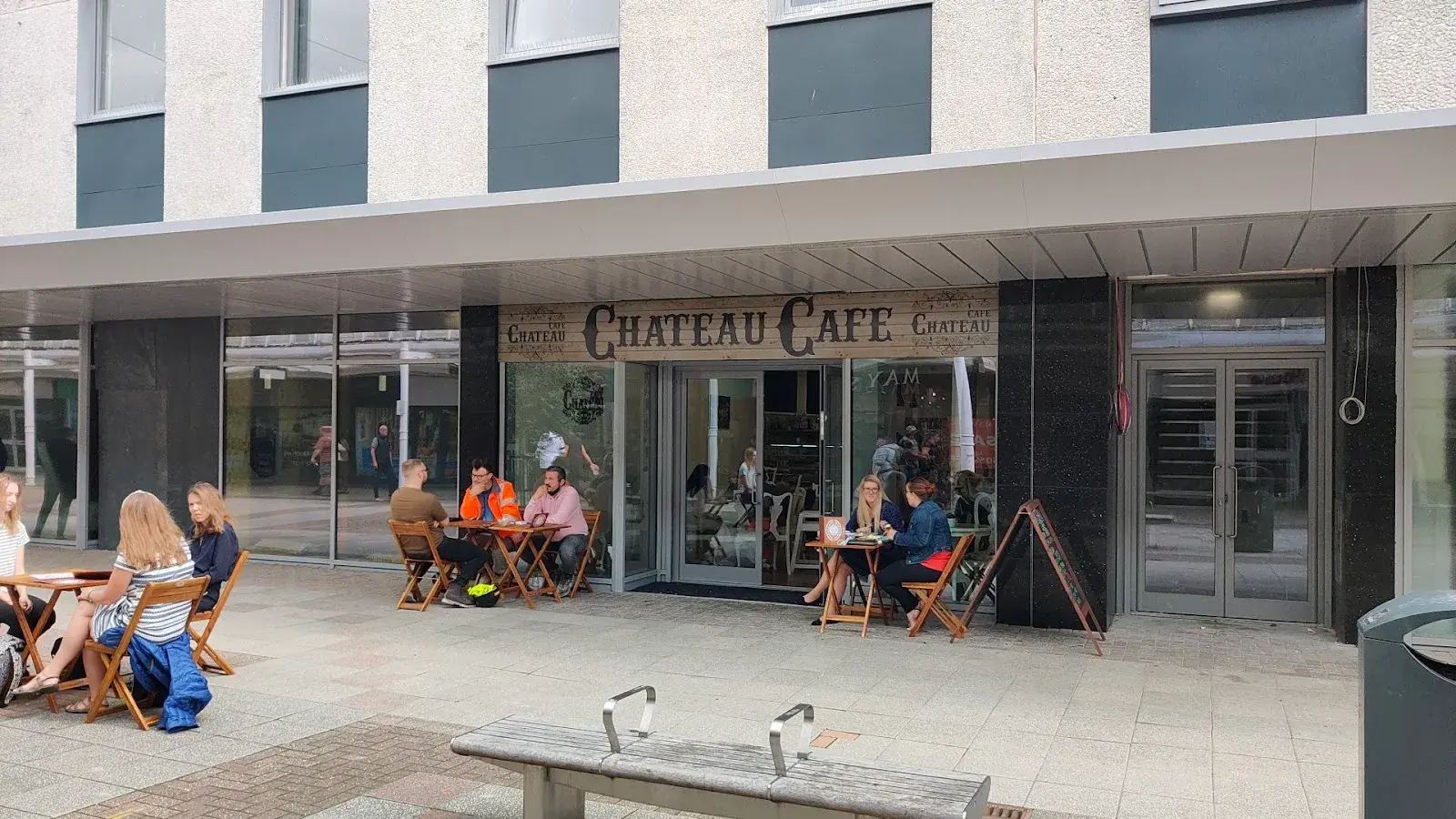 Chateau Café