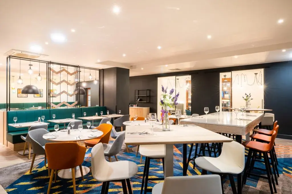 Destinations Restaurant & Bar