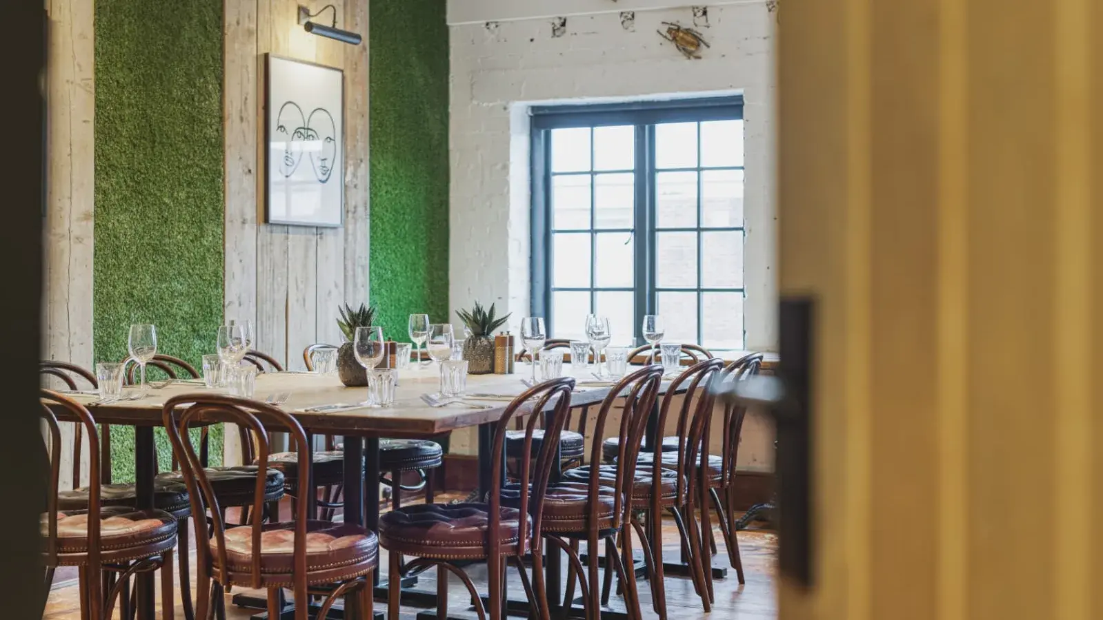 Hermitage Rd Bar and Restaurant