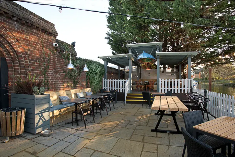 Waterside Inn Ware