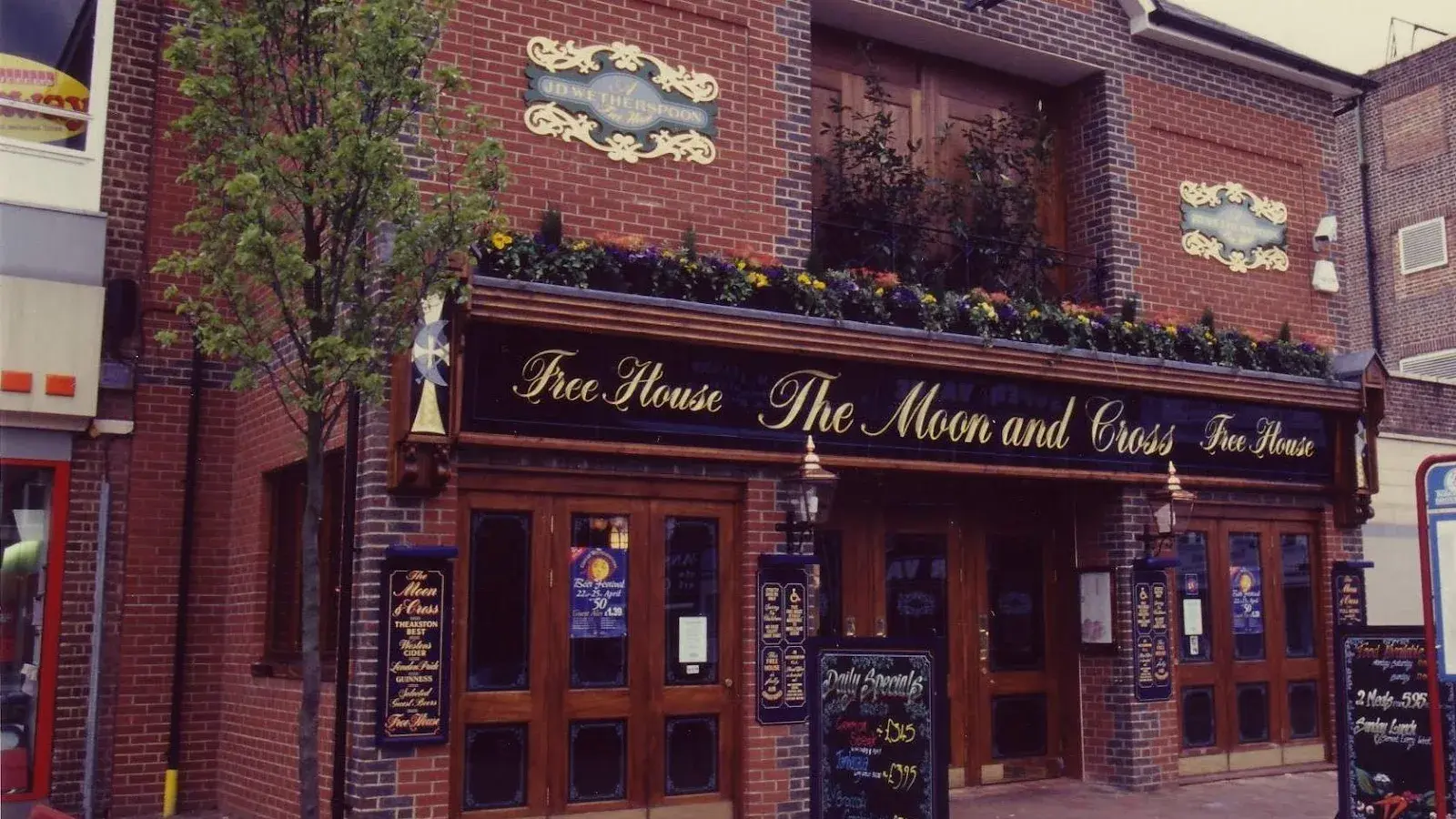 The Moon and Cross - JD Wetherspoon