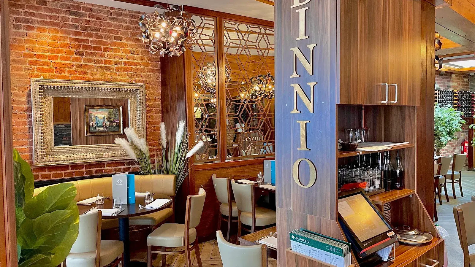 Dinnio Restaurant