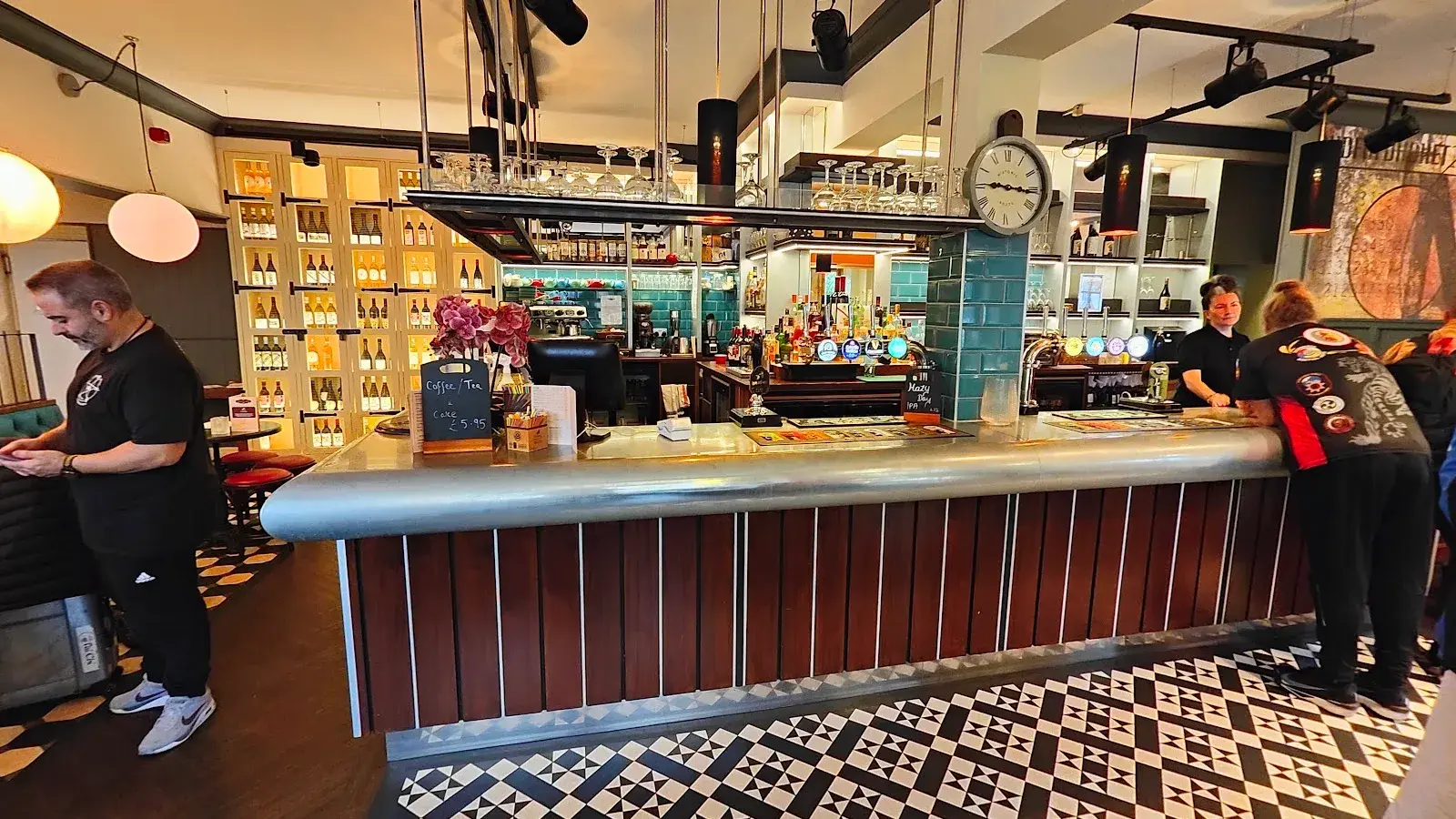 Downtown Bar & Grill